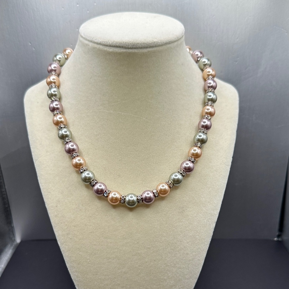 Elegant Multicolor Pearl Necklace